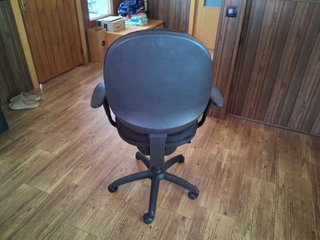 Silla de escritorio/oficina con reposabrazos