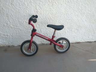 Bicicleta de equilibrio roja Chicco