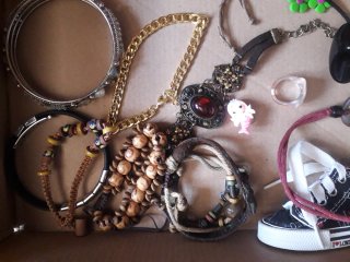 Lote bisutería y accesorios variados