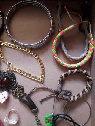 Lote bisutería y accesorios variados