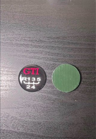 POMO PALANCA + EMBLEMAS GTI – 5 Y 6 MARCHAS
