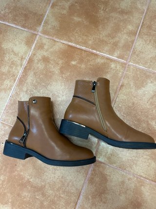 Botines marrones nuevos sin usar. Krack core
