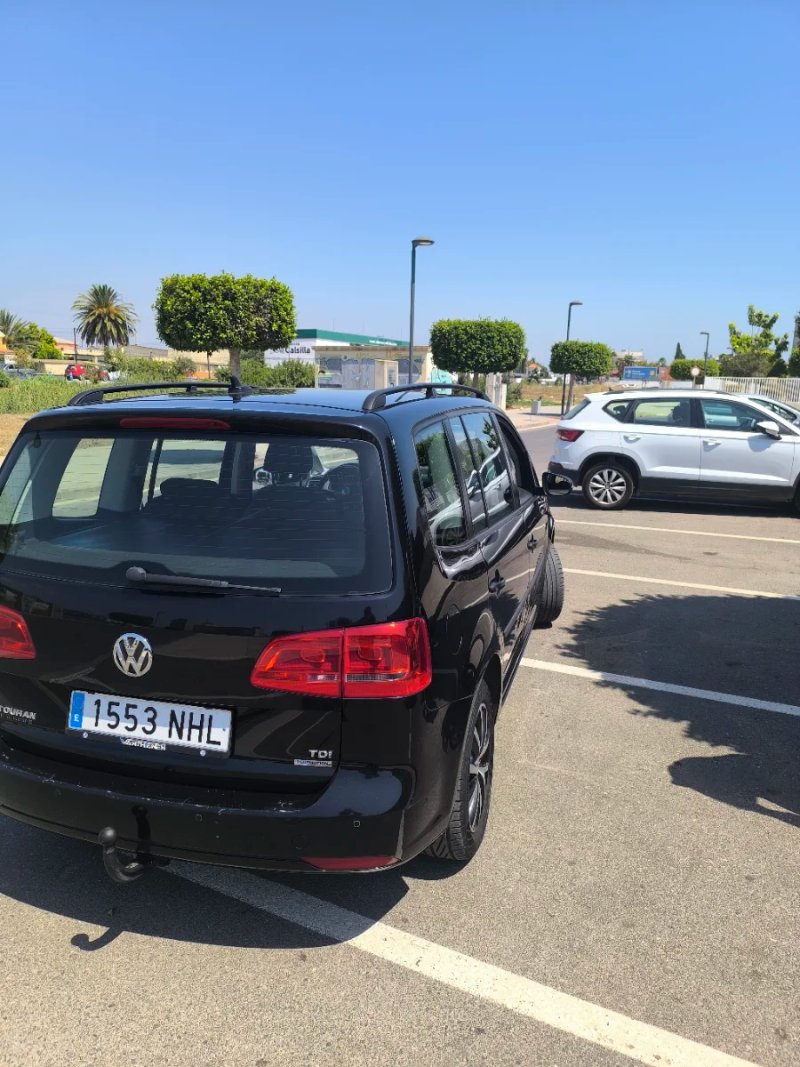 Volkswagen Touran 2013 - foto 1