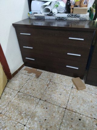 Cajoneras de madera marrón