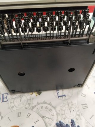 Máquina de escribir Olivetti ,no envío Valencia c