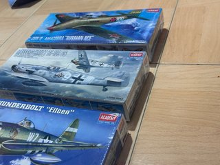 Lote 3 maquetas Academy 1/72 Aviones