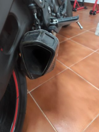 Línea Escape Mivv Delta Force Carbono