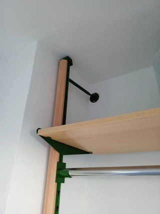Estantería de tienda metálica y madera