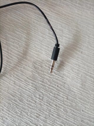 Auriculares con cable negros
