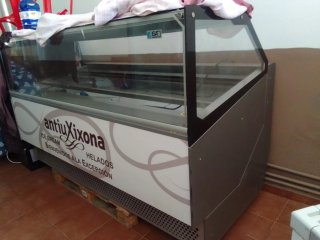 Vitrina expositora de helados