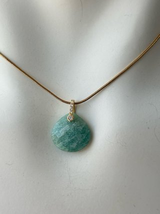 Collana con pendente pietra verde sintetica 45 cm