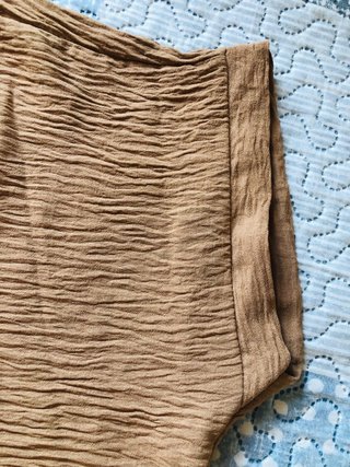 Blusa marrón texturizada