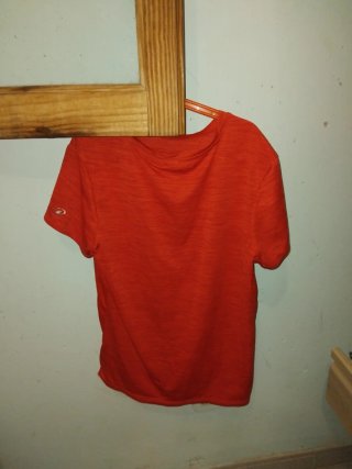 Camiseta roja talla 10 años
