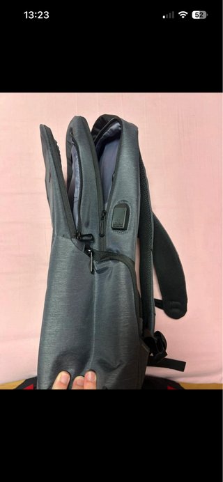 Mochila Pasiona gris con puerto USB
