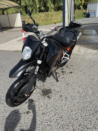 KTM 950SM Supermoto Negra y Naranja