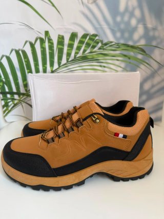 Zapatillas senderismo. Número 43