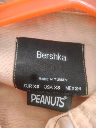 Cazadora Bershka Snoopy Beige Talla XS