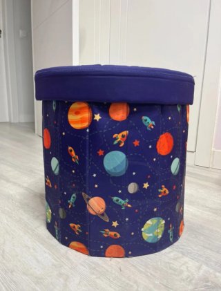 Sillón y baúl infantil espacial