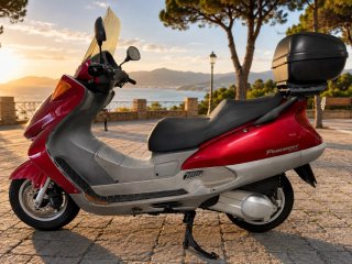 Honda Foresight Roja Maxi-Scooter 250 c.c.