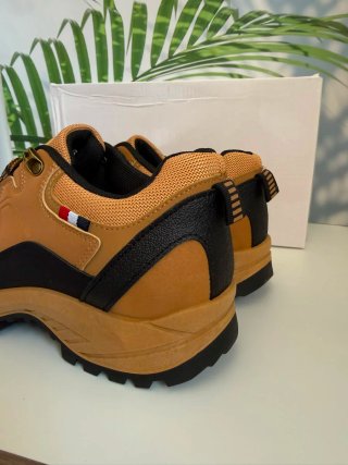 Zapatillas senderismo. Número 44