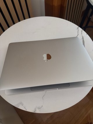 Apple MacBook Pro Plata