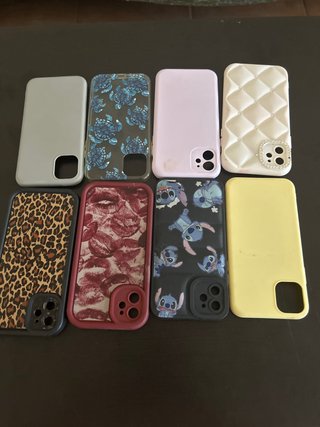 8 Fundas iPhone 11 Variadas