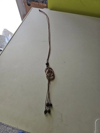 Colgante de moda con aros y cuentas
