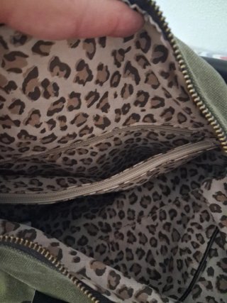 Bolso verde con estrella dorada