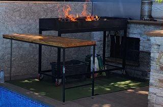 Barbacoa XXL con mesa auxiliar