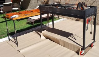 Barbacoa XXL con mesa auxiliar