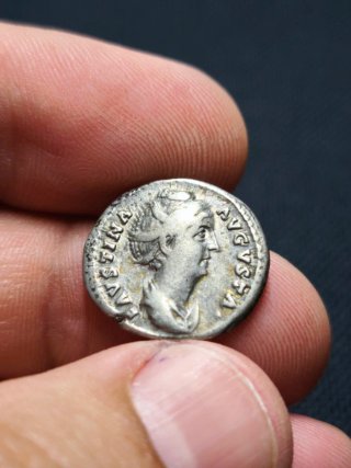Moneda Romana Emperatriz Faustina I