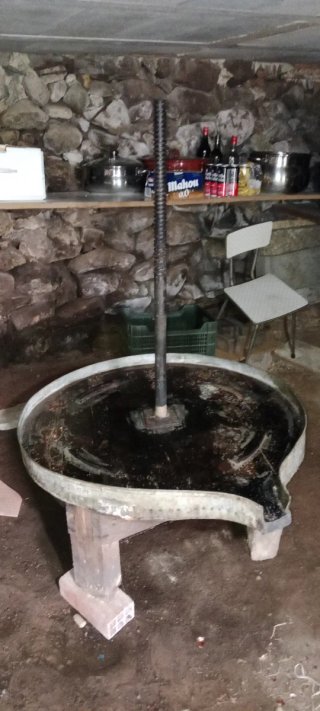 Prensa de vino de madera