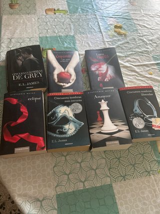 La saga de cincuenta sombras y de crepúsculo.