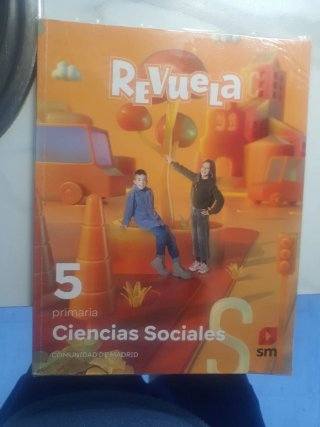 Libro ciencias sociales 5°Primari Revuela C.Madrid