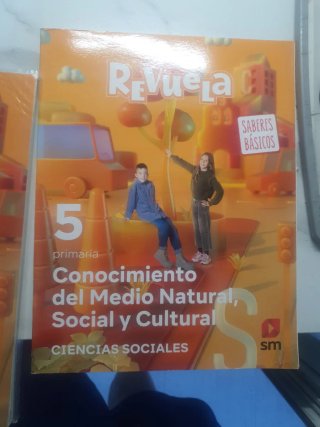 Libro ciencias sociales 5°Primari Revuela C.Madrid
