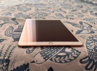 iPad Air (3ª generación + funda)