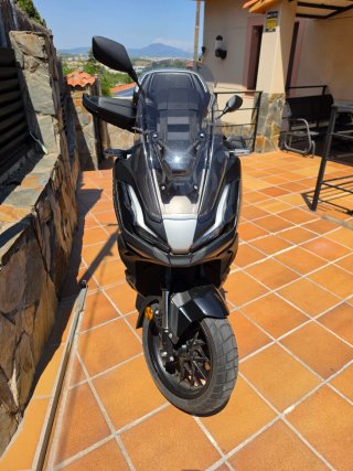 Honda ADV350 Maxi-Scooter Negra/Gris