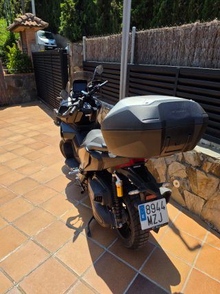 Honda ADV350 Maxi-Scooter Negra/Gris