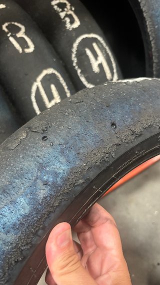 Neumáticos Pirelli Slick Trasero 180 Delantero 120