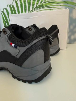 Zapatillas senderismo. Número 44