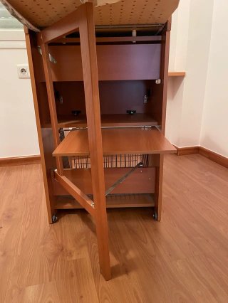 Mueble planchar con tabla plegable