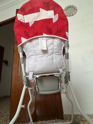 Trona infantil roja con estampado