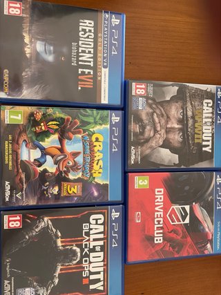 PS4 1TB Ultimate Player + 2 mandos + 5 juegos