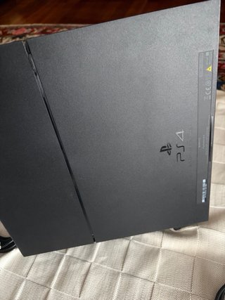 PS4 1TB Ultimate Player + 2 mandos + 5 juegos