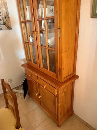 Sofá + butacas + muebles de salón + lámpara