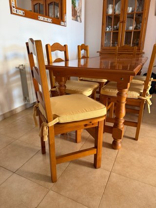 Sofá + butacas + muebles de salón + lámpara