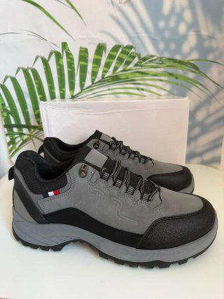 Zapatillas senderismo. Número 45