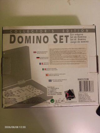 Juego de dominó color marfil.