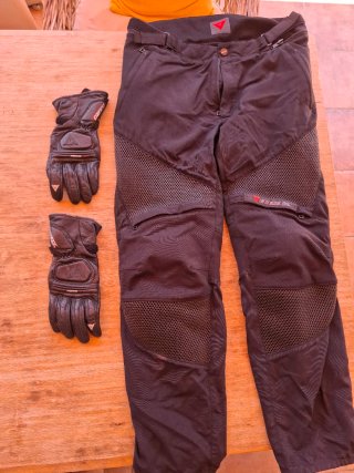 Pantalón Dainese Verano + Guantes Cuero