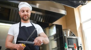 SE PRECISA AYUDANTE DE COCINA